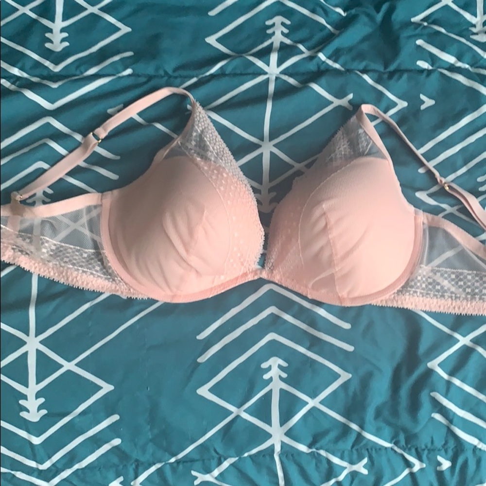 Victoria’s Secret Pink Incredible Plunge Bra 38D